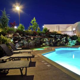 DoubleTree by Hilton Pleasanton at The Club,位于普莱森顿的酒店