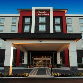 Hampton Inn & Suites by Hilton Thunder Bay，位于桑德贝的酒店
