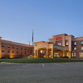 Hampton Inn & Suites Aberdeen/APG South，位于埃奇伍德的酒店