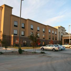 Hampton Inn Clinton，位于克林顿的酒店