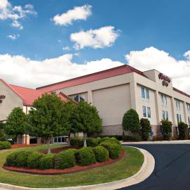 Hampton Inn Cornelia，位于科尼利亚的酒店