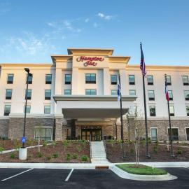 Hampton Inn Black Mountain,位于黑山的酒店
