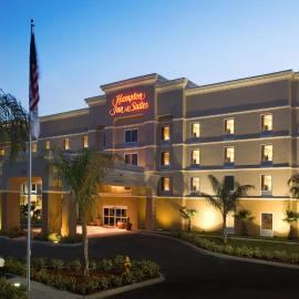 Hampton Inn & Suites Lake Wales,位于莱克威尔士的酒店