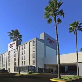 Hampton Inn Monterrey-Airport，位于蒙特雷的酒店