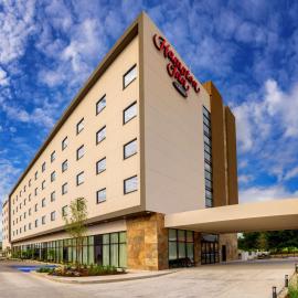 Hampton Inn Piedras Negras,位于彼德拉斯内格拉斯的酒店