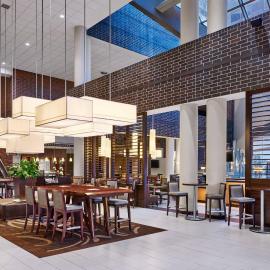 Sheraton Indianapolis Hotel at Keystone Crossing，位于Allisonville的酒店