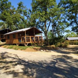Lodges du Ushuaïa Villages Camping les 4 Saisons，位于Grane的酒店