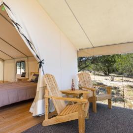 Stargazer Hill Country Glamping Tent，位于伯尼的酒店