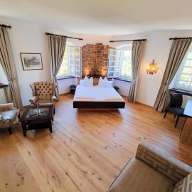 Landhotel der Schafhof Amorbach，位于阿莫尔巴赫的酒店