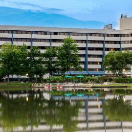 DoubleTree Suites by Hilton Raleigh-Durham，位于达拉姆的酒店