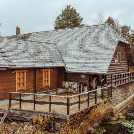Loopre Vesiveski puhketalu，位于Loopre的酒店