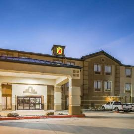 Super 8 by Wyndham Port Arthur/Nederland Area，位于亚瑟港的酒店