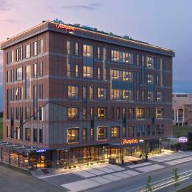 Hampton By Hilton Cerkezkoy，位于泰基尔达的酒店