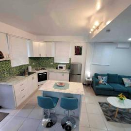 Chalet Belizomi Tropical Villas Studio Villa #3，位于格罗斯岛的酒店