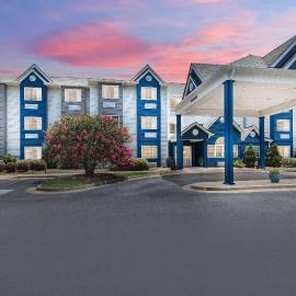 Microtel Inn & Suites Columbus North,位于Fortson的酒店