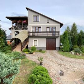 Pokoje w miasteczku przy Puszczy Bialowieskiej，位于哈伊努夫卡的酒店