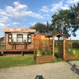 Couple’s Lodge With Hot Tub，位于Lincolnshire的酒店