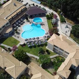 Karavostasi Beach Hotel，位于波帝卡的酒店