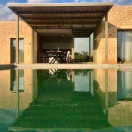 Riverstone Villas with private pools，位于Levktron的酒店