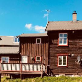Nedre Stensgården，位于勒罗斯的酒店