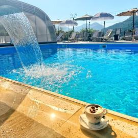 Complex Turistic Cetatea Drencova，位于Drencova的酒店