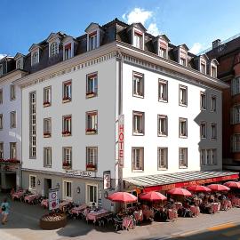 Hotel Weisses Kreuz，位于因特拉肯的酒店