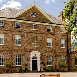 Peterstone Court Country House Restaurant & Spa，位于布雷肯的酒店