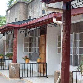 VIJIJI HOTEL & CONFERENCE，位于埃尔多雷特的酒店