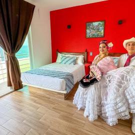 Hotel Jar8 Bule Frente al Mar，位于博卡德尔里奥的酒店