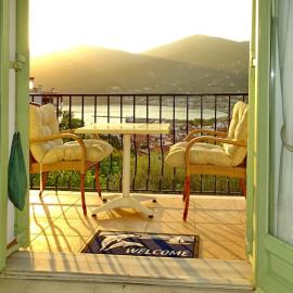 Marchie's Place - Spacious one bedroom apartment for rent on Skopelos Island，位于斯科派洛斯的酒店