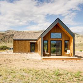 Yellowstone Prairie Retreat: 360 Mountain Views!，位于Emigrant的酒店