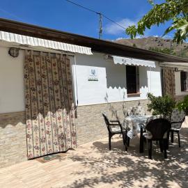 Cortijo Los Cahorros Sierra Nevada，位于莫纳奇尔的酒店