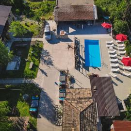 Hotel Metekhara，位于安布罗劳里的酒店