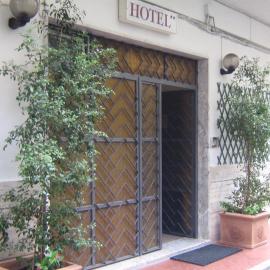 Hotel Elizabeth - Soverato，位于索威拉托玛里纳的酒店