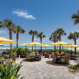 Delta Hotels by Marriott Daytona Beach Oceanfront,位于代托纳海滩的酒店