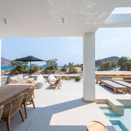 Exclusive Luxury Moca beachfront villa, Molos, Paros，位于莫罗斯帕罗的酒店