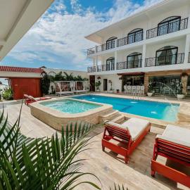 Montañablu Hotel，位于蒙塔尼塔的酒店