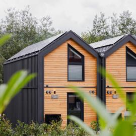 HŪSLE by UNIQUE PLACES - Stylische Tiny Houses in Vorarlberg，位于布鲁登茨的酒店