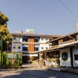 Alpes Hotel，位于新文达移民镇的酒店