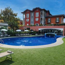 Aquazzurra Resort & Aparthotel,位于坎诺比奥的酒店