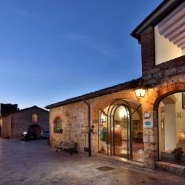 Hotel Monteriggioni,位于蒙特里久尼的酒店