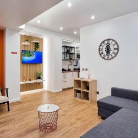 The Jolie - Apartments by the Ocean，位于莫尼兹港的酒店