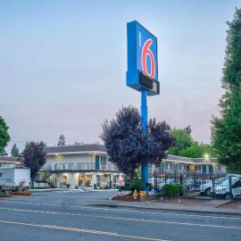 Motel 6-Salem, OR，位于塞勒姆的酒店