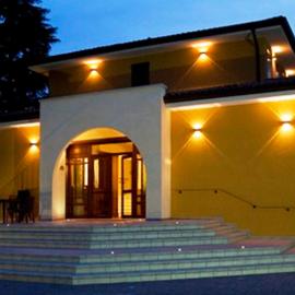 Villa Del Poeta，位于阿尔库阿佩特拉尔卡的酒店