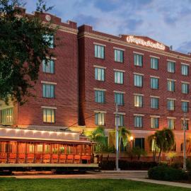 Hampton Inn & Suites Tampa Ybor City Downtown，位于坦帕的酒店