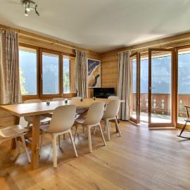 Renovated Flat Next to Cable Car，位于尚佩里的酒店