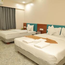 Hotel Lord Krishna，位于德瓦尔卡的酒店