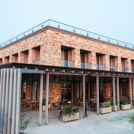 Kronos Hotel，位于都拉斯的酒店