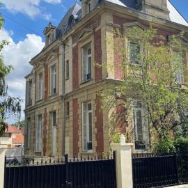 Bed & Breakfast à 20mn direct St Lazare en Train，位于萨诺思的酒店