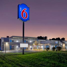 Motel 6 Harrisburg PA Near PA Expo Center，位于哈里斯堡的酒店